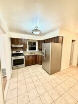 14717 N Conduit Ave, Unit Jamaica in Jamaica, NY - Building Photo