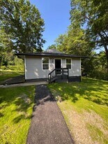 218 Fisk Ave in Oak Ridge, TN - Building Photo