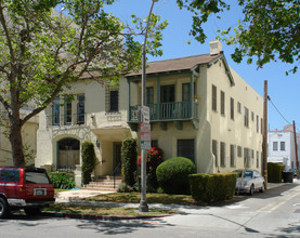 121 S Rexford Dr in Beverly Hills, CA - Building Photo - Building Photo