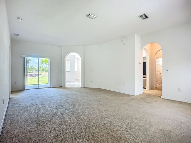 11001 Hoffner Edge Dr in Riverview, FL - Building Photo - Building Photo