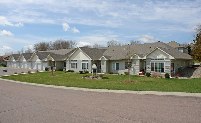 505-525 2nd Ave SW in Lonsdale, MN - Foto de edificio - Building Photo