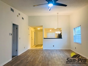 1010 Stonybrook Cir in Port Orange, FL - Building Photo - Building Photo