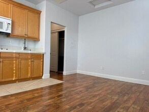 1323 Gordon Ln in Santa Rosa, CA - Building Photo - Building Photo
