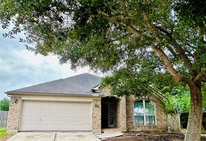 5643 Walnut Glen Ln in Rosenberg, TX - Building Photo