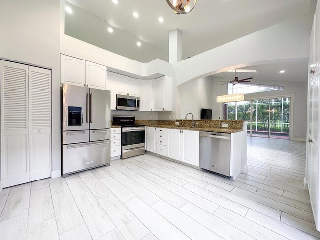 6255 NW 24th St in Boca Raton, FL - Building Photo - Building Photo
