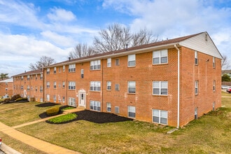 Georgetown Manor Apartments in New Castle, DE - Building Photo - Building Photo