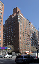 181 E 73rd St in New York, NY - Building Photo - Building Photo