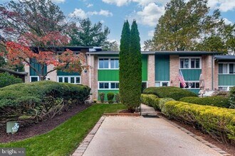 10305 Crimson Tree Ct in Columbia, MD - Building Photo - Building Photo