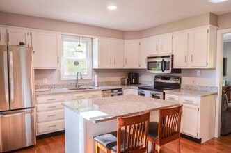 52 Stockton St in Boylston, MA - Building Photo - Building Photo