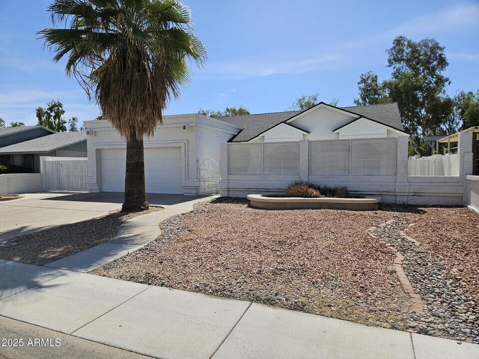 11224 N 93rd Ave in Peoria, AZ - Building Photo