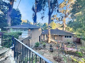 4730 Sequoyah Rd in Oakland, CA - Building Photo