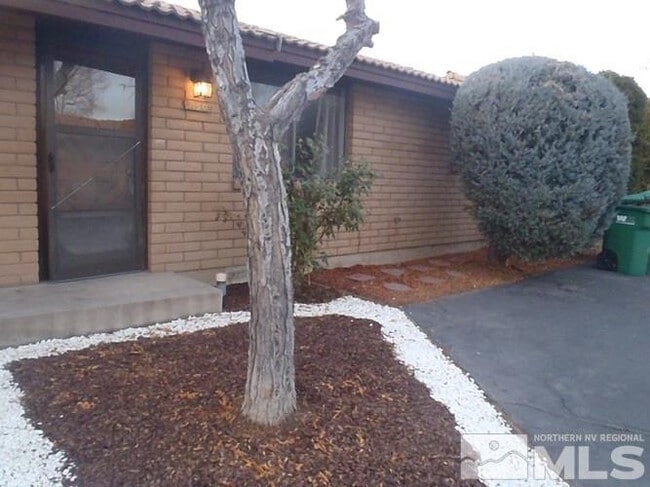 property at 1136 H St