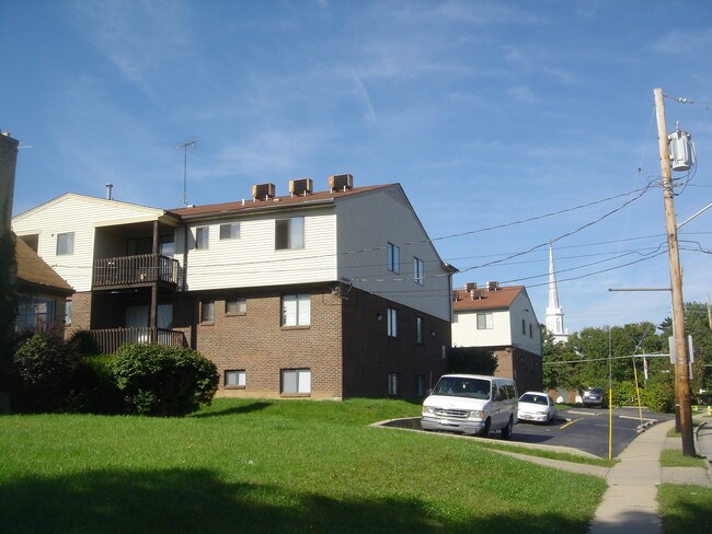 2947 Queen City Ave in Cincinnati, OH - Building Photo - Building Photo