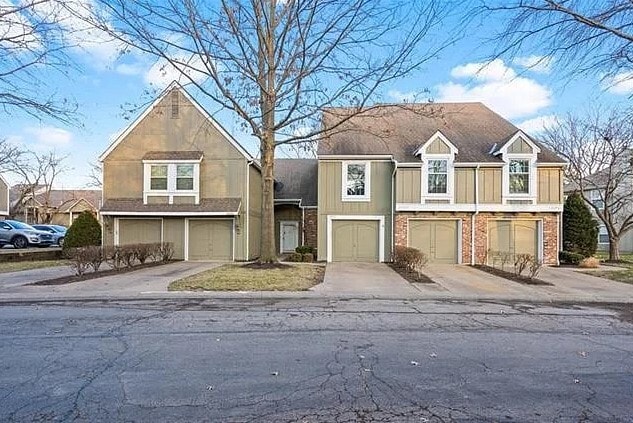 12171 Hayes St, Unit 12171 Hayes St Bld 3 D-16 in Overland Park, KS - Building Photo - Building Photo