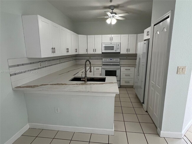 4455 SW 160th Ave in Miramar, FL - Building Photo - Building Photo