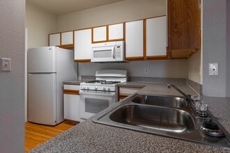 Cypress Creek at Jason Avenue in Amarillo, TX - Building Photo - Interior Photo