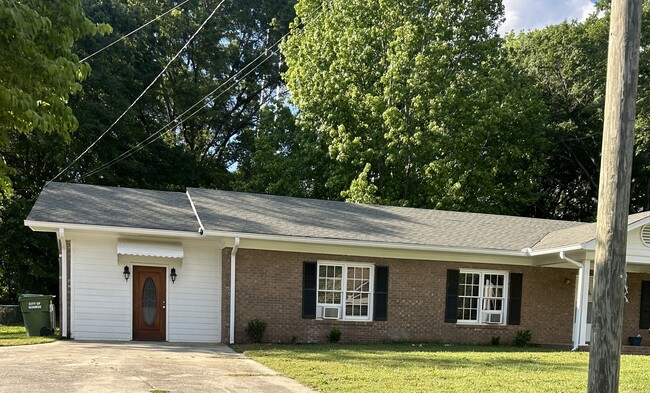 property at 119 E 5th St