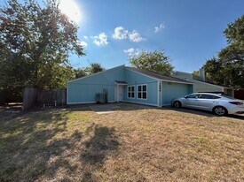 1606 Lemon Tree Ln in College Station, TX - Building Photo