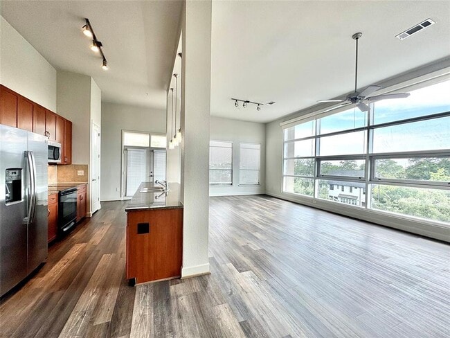 property at 3333 Weslayan St