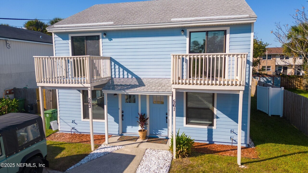 561 6th St S in Jacksonville Beach, FL - Building Photo