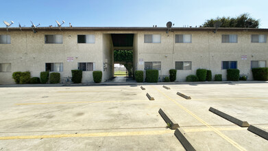 15522 Woodruff Ave. in Bellflower, CA - Building Photo - Building Photo