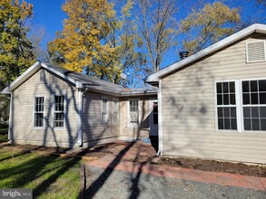 8608 Linton Hall Rd in Bristow, VA - Building Photo - Building Photo