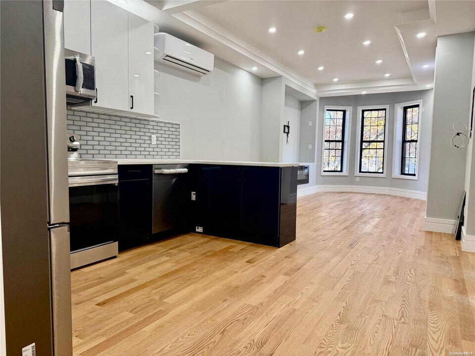 192 Weirfield St-Unit -3 in Brooklyn, NY - Building Photo