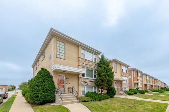 4600 N Sayre Ave in Harwood Heights, IL - Building Photo - Building Photo
