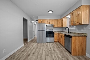 1074 Cedar Way in Fruita, CO - Building Photo