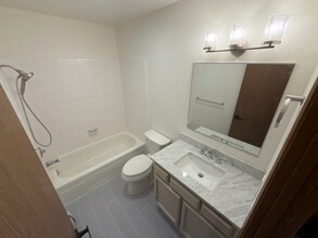 251 McCarrey St in Anchorage, AK - Building Photo - Building Photo