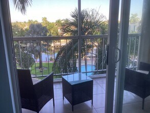 1391 S Ocean Blvd, Unit 406 in Pompano Beach, FL - Building Photo - Building Photo