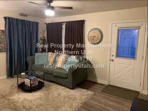 290 Melody St in Layton, UT - Building Photo - Building Photo