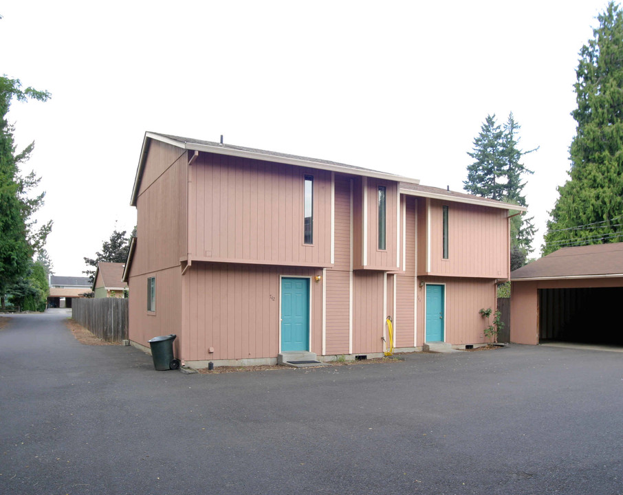 742-760 9th St in Washougal, WA - Building Photo