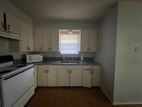 317 Weber St in Moran, TX - Building Photo - Building Photo