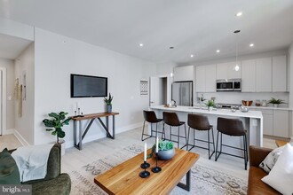1533 Ridge Ave, Unit 203 in Philadelphia, PA - Building Photo - Building Photo