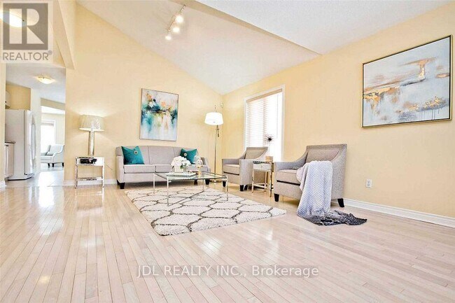 108 Melbourne Dr in Richmond Hill, ON - Building Photo - Building Photo