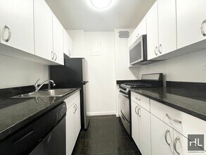 5 AVENUE in New York, NY - Building Photo - Building Photo