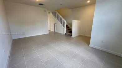 2792 SE 26th Ave in Homestead, FL - Foto de edificio - Building Photo