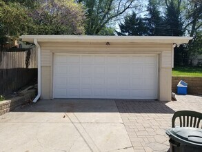 909 S 68th St in Omaha, NE - Building Photo - Building Photo