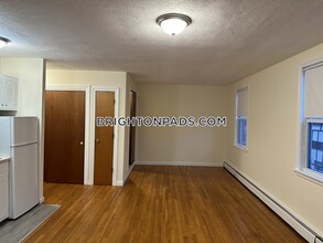 180 N Beacon St-Unit -21 in Watertown, MA - Building Photo - Building Photo