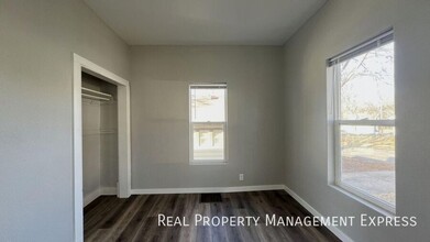 Updated 3-Bedroom Home with Loft in the He in Sioux Falls, SD - Building Photo - Building Photo