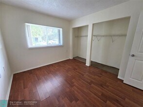 1068 Benoist Farms Rd in West Palm Beach, FL - Building Photo - Building Photo