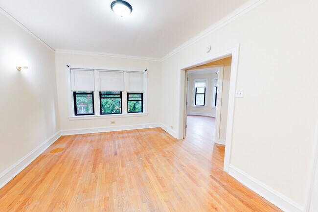 2054 W Arthur Ave in Chicago, IL - Building Photo - Building Photo