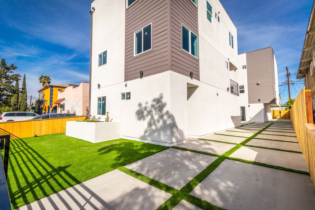 1816 Carmona Ave in Los Angeles, CA - Foto de edificio