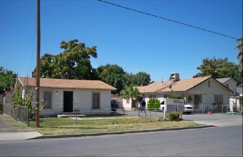 321 Belle Ave in Bakersfield, CA - Building Photo