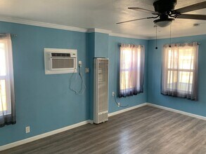 1939 Radiance Dr in Bakersfield, CA - Building Photo - Building Photo