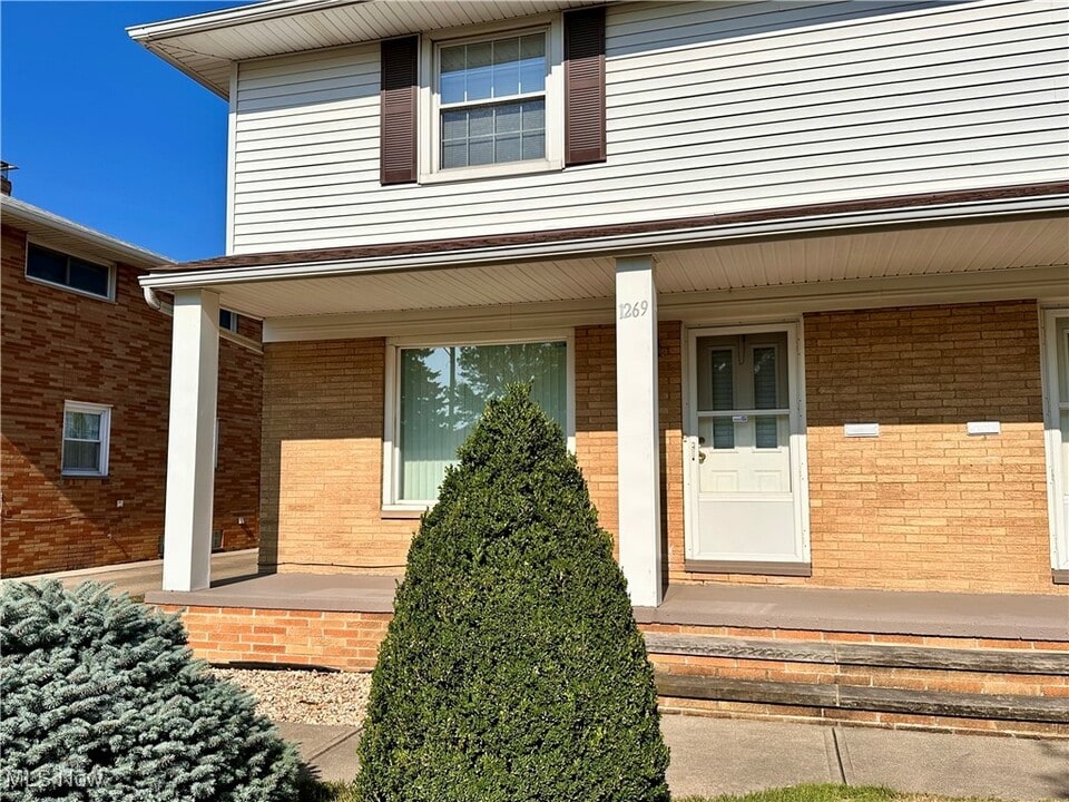 1269 Bonnie Ln in Mayfield Heights, OH - Building Photo