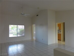 2730 Darby Falls Dr in Las Vegas, NV - Building Photo - Building Photo