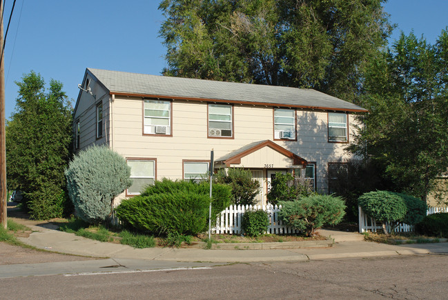 3657 S King St in Denver, CO - Foto de edificio - Building Photo