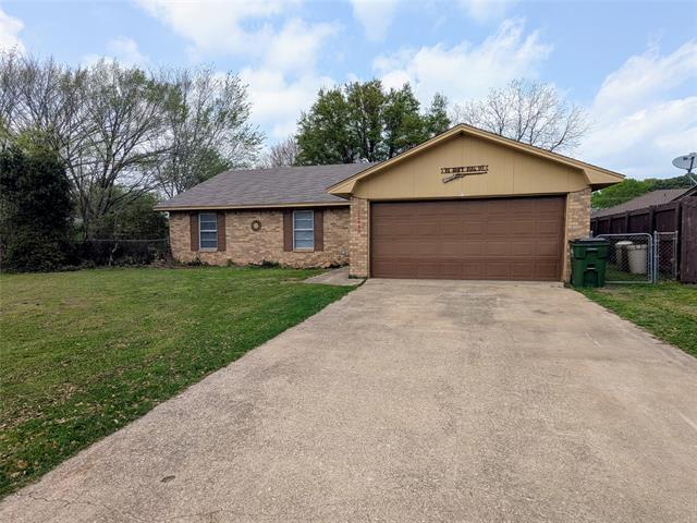 12419 Sparrow Ct in Balch Springs, TX - Building Photo